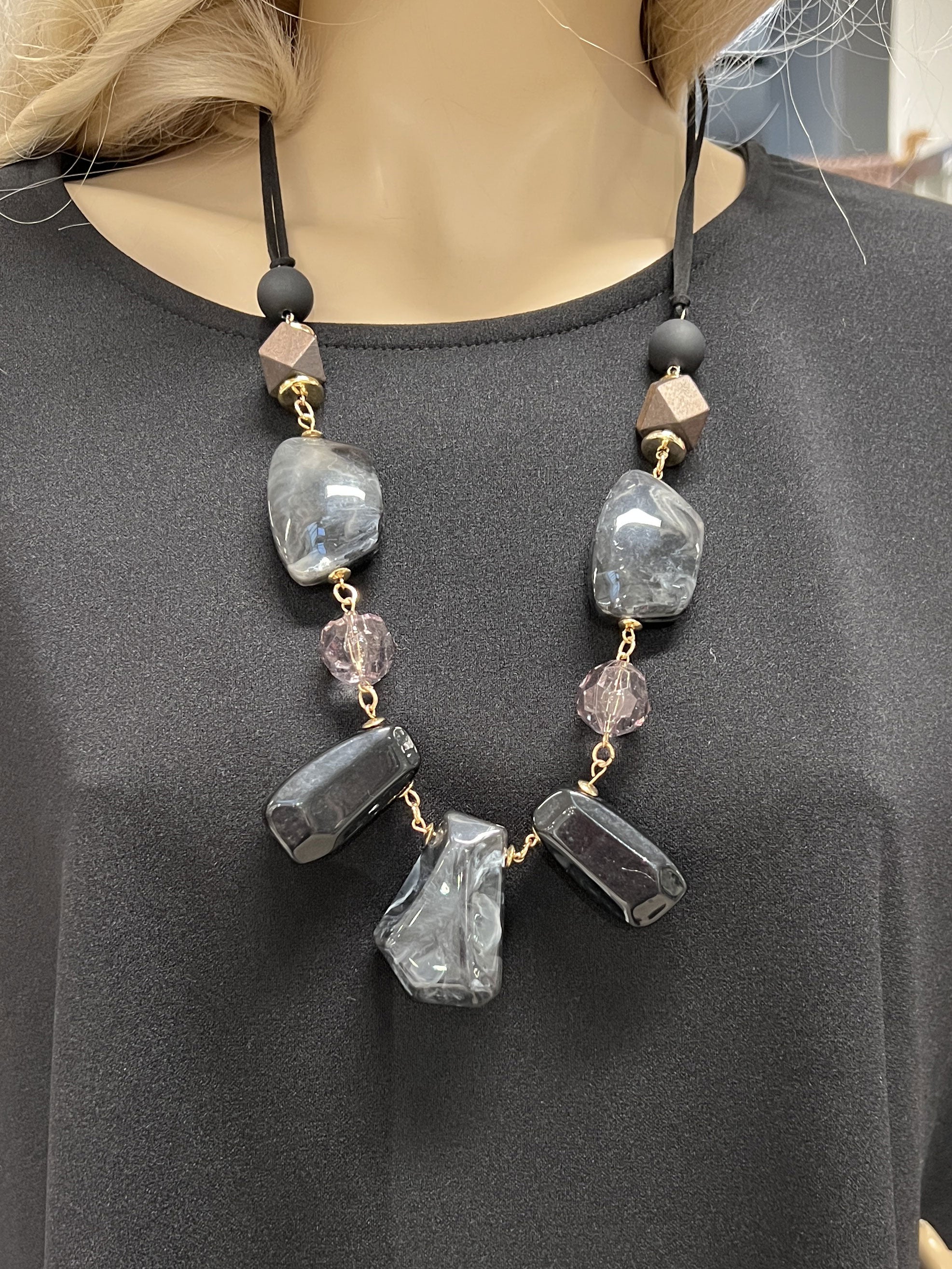 Maddalena - Smuk halskæde med store perler